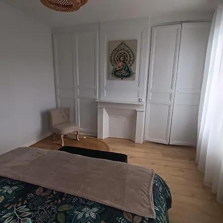 L'ondine, Single-family *